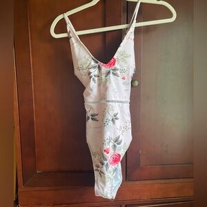 NWT Floral Pink One piece Swimsuit High Cut Criss cross back Size Medium Cupshe
